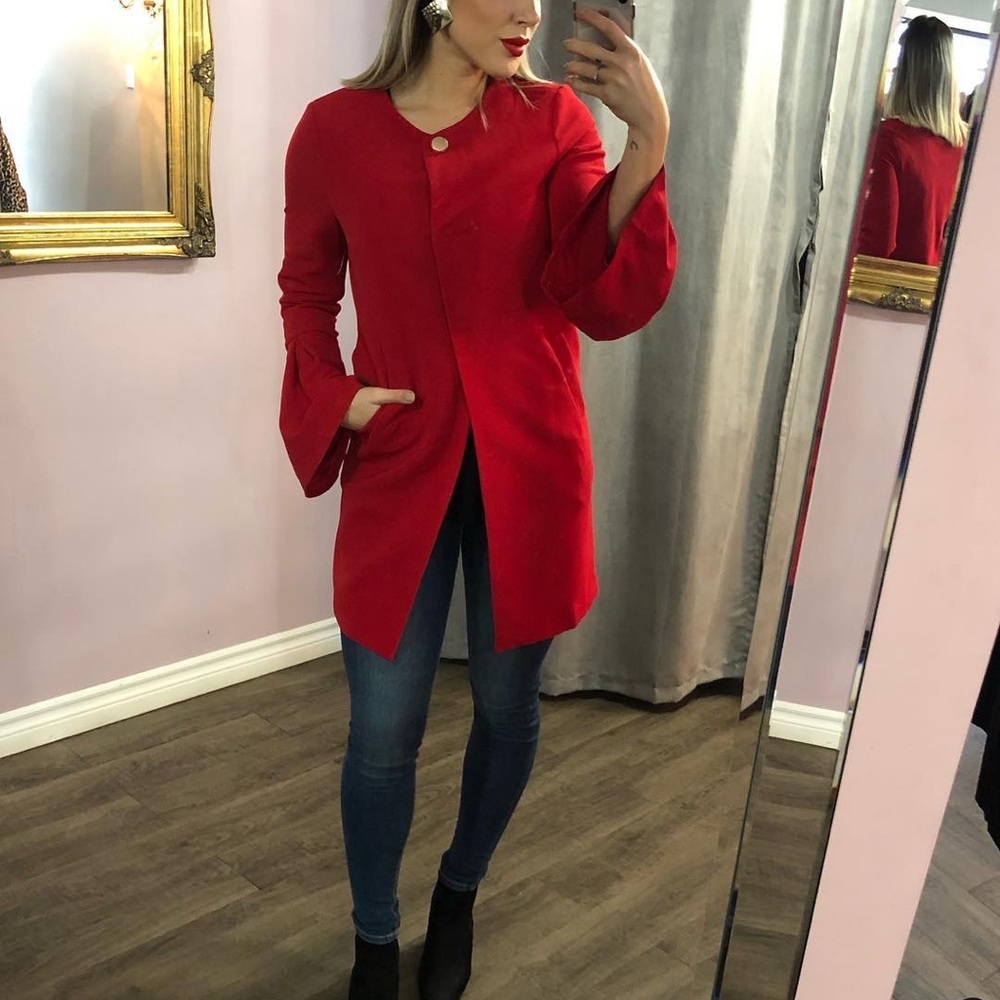Red 3/4 bell sleeve blazer/jacket.